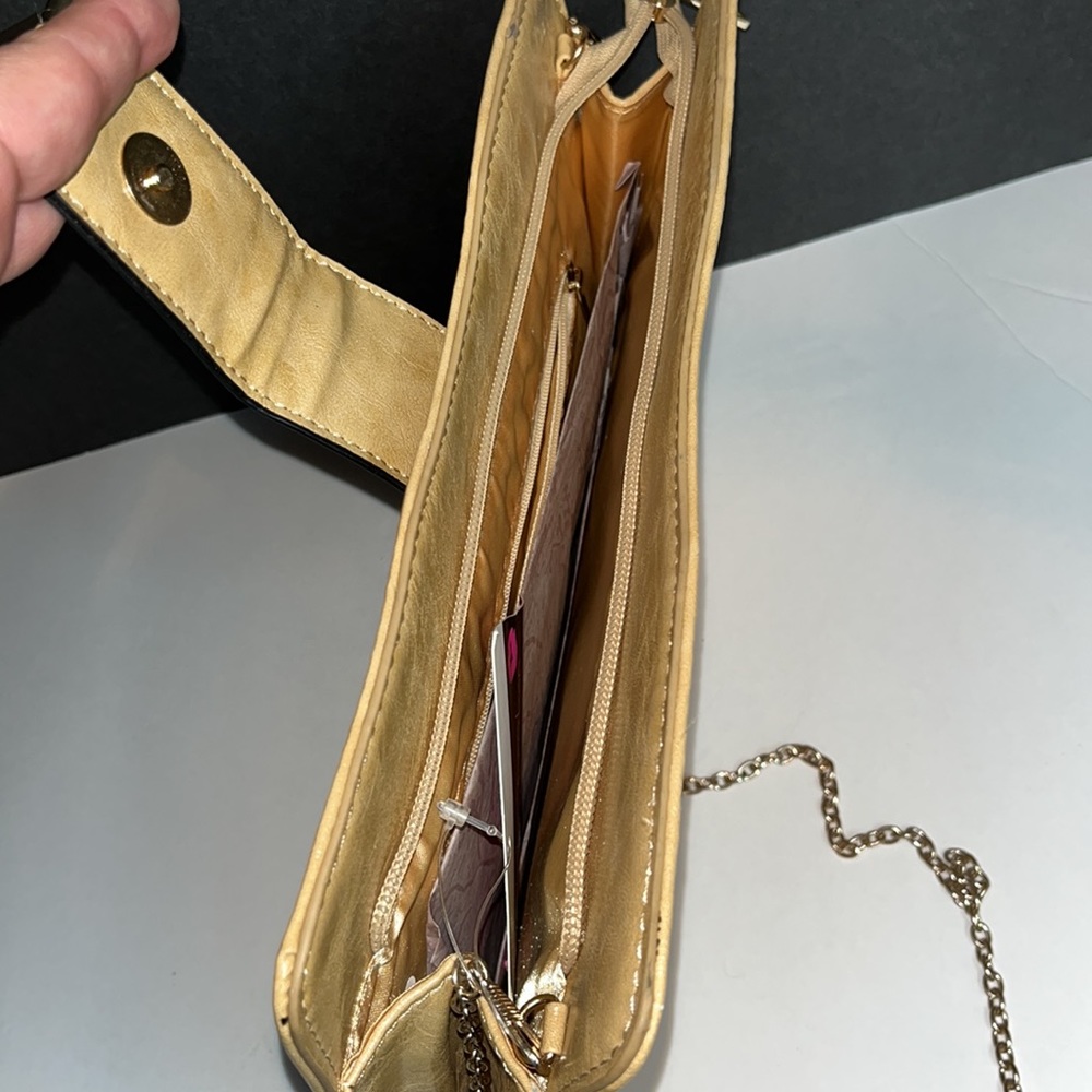 NEW TAN CLUTCH 🩷 - Picture 4 of 5